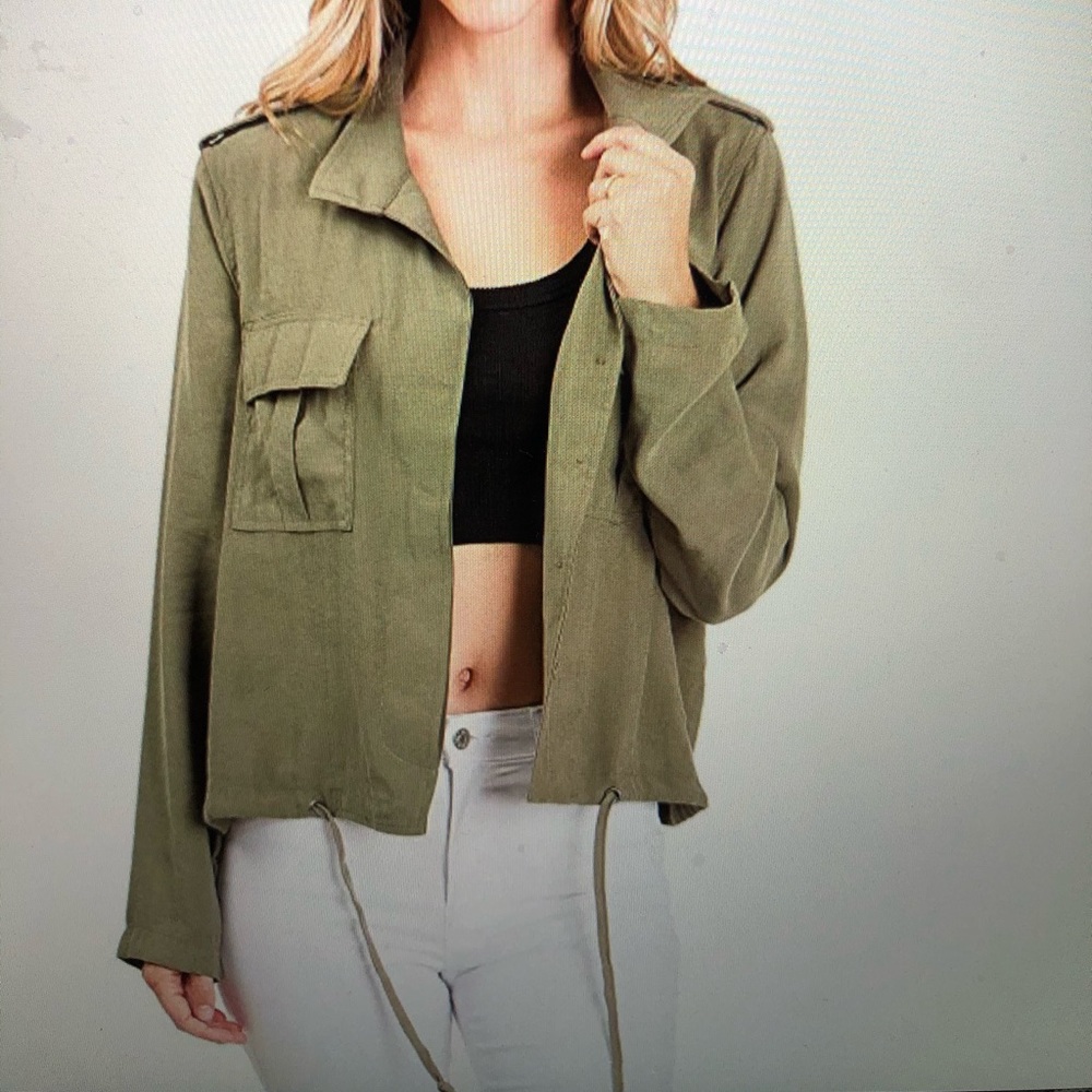 SNEAK PEAK WOMEN’S LIGHTWEIGHT CARGO STYLE JACKET